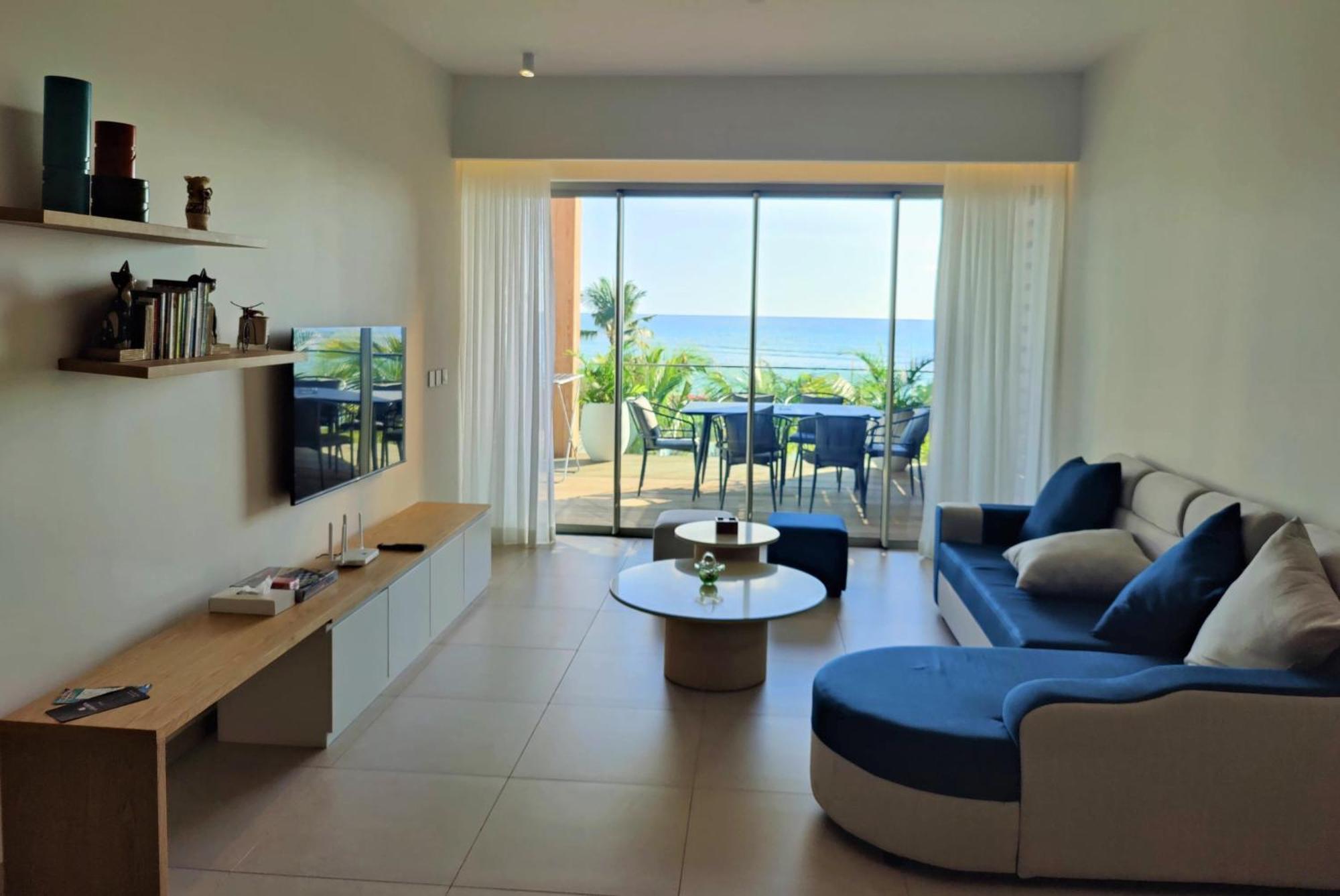 Ocean Point Beach Front Apartment Pointe aux Piments Eksteriør bilde
